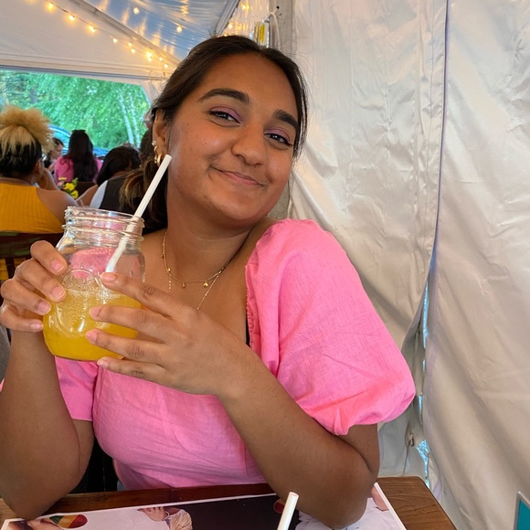 Meet your Posher, Anu - Picture 1 of 1